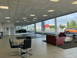 Local d'activité 1 012 m²