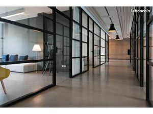 Bureau 261 m²