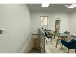 Local commercial 110 m² ST MAUR DES FOSSES