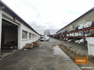 Local d'activité 2 300 m²