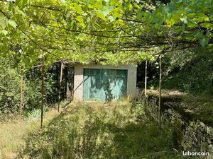 Terrain constructible 2000m plein centre de LAMAGDELAINE