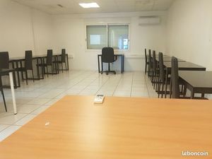 LOCAL et bureau 90 M² CARCASSONNE CITE2