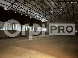 Local d'activité 1 939 m²