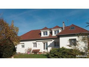 Maison 164 m² - 5 chambres - Vercel-Villedieu-Le-Camp