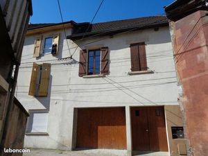 Plateau à aménager + garage et stationnements couverts centre LA TOUR DU PIN