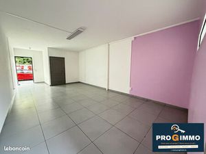 Local 44 m² Saint-Louis