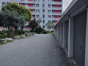 Garage dans résidence saint Martin de vinoux