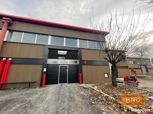 Local industriel 435 m²