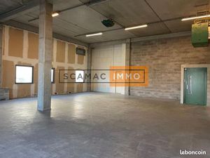 Local d'activité 824 m²