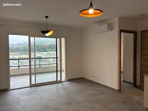 Location à l’année T2 Vaste terrasse +2 places de Parking