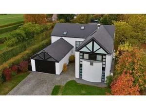 Villa contemporaine avec piscine