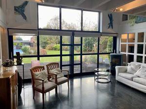 VILLA LUMINEUSE ET SPACIEUSE AVEC PISCINE