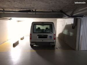 A louer Grande place parking PMR 20 m² – Immeuble sécurisé  Ivry  métro 7 Mairie d’Ivry