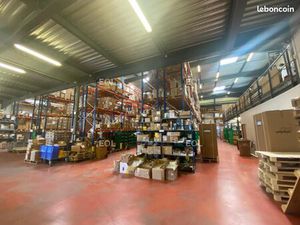 Local bureaux 1 327 m²