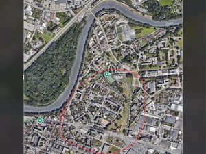 Recherche garage a proximité immédiate de la pizzeria du campus