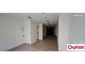 Local commercial 193 m²