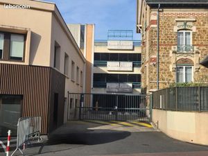 2 places de parking - libre de suite