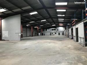 Local industriel 3 170 m²