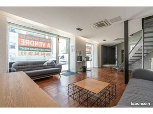 LOCAL DE 72m2 PROCHE RER E