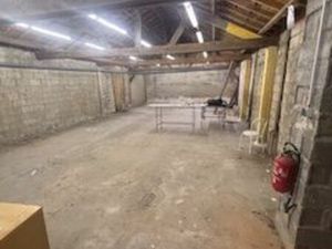 Local commercial 137 m² ST MAUR DES FOSSES