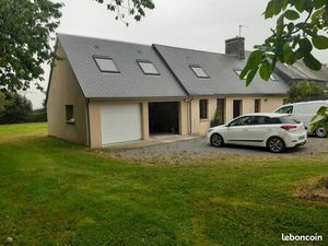A vendre : Maison avec grand terrain et garage neuf