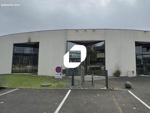Local commercial 560 m²