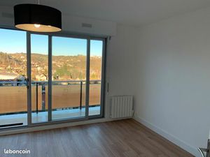 Appartement F3 de 62 m2 avec balcon / Cave / Parking