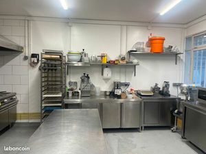 Local traiteur/ Laboratoire traiteur/ DARK KITCHEN