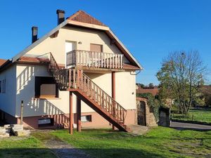 Maison 9 pieces 240m2-hangar et boxes ecuries