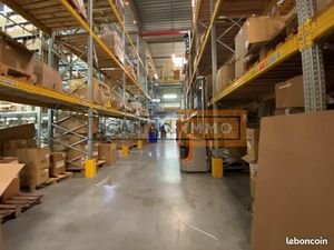 Local industriel 1 446 m²