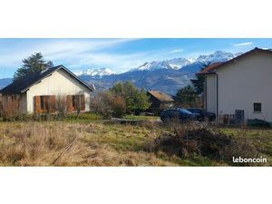 Terrain viabilisé à Biviers - Emplacement idéal