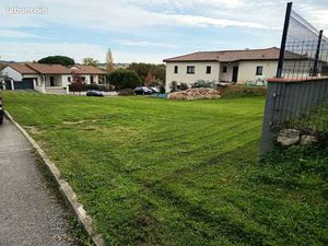 Terrain viabilisé 800 M2