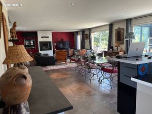 Maison. 7 pièces. 168 m2