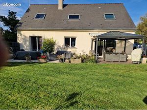 Deux maisons avec terrain arboré 2500m2