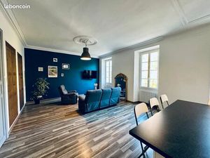 Collobrières  Grand T3 meublé de standing beaucoup de charme