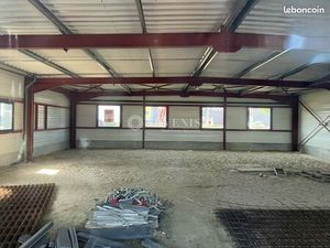 Local commercial 235 m²