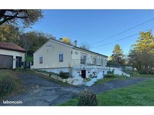 Maison de plain-pied en excellent état – 3 chambres - dépendances - jardin arboré et en pa