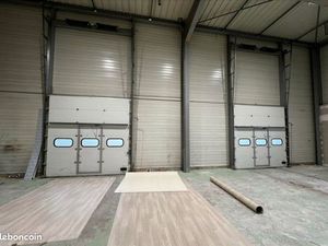 Local bureaux 1 050 m²