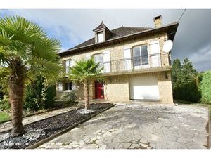 Maison 10 pièces 245 m²