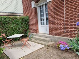 Appartement F2 avec courette