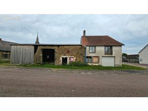 Hangar 300m2 avec maison a rénover