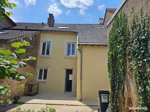 INVESTISSEMENT Maison rénovée 94m2  trois chambres  dépendance et jardin