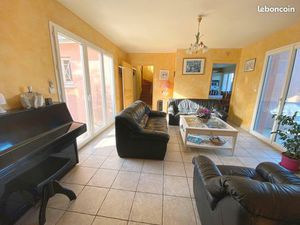 Maison de ville 130 m² Terrain 586 m² Brindas centre