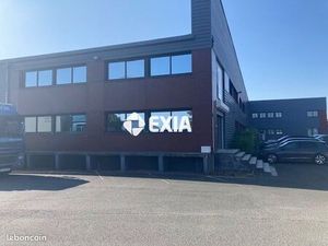 Local d'activités 3286 m²