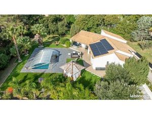 Propriété 10 pièces 248 m²