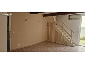 Maison charmante rénovée de 4 pièces dans le village à 2 pas des commerces et des écoles a