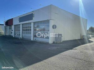 Local d'activité 387 m²