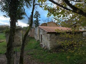 Bâtisse en pierre à fort potentiel