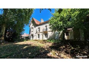 Maison 15 pièces 373 m²