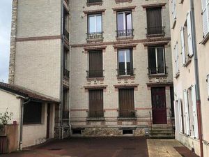 F2 45.77m2-SAINT LEU